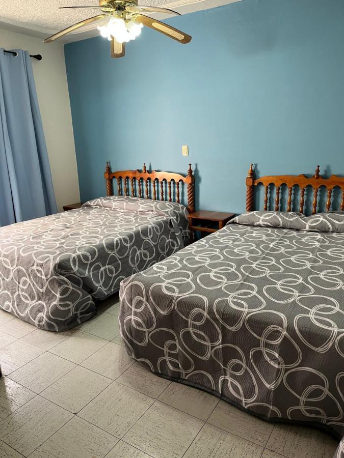 Hotel Paris 圣胡安－德洛斯拉戈斯 外观 照片