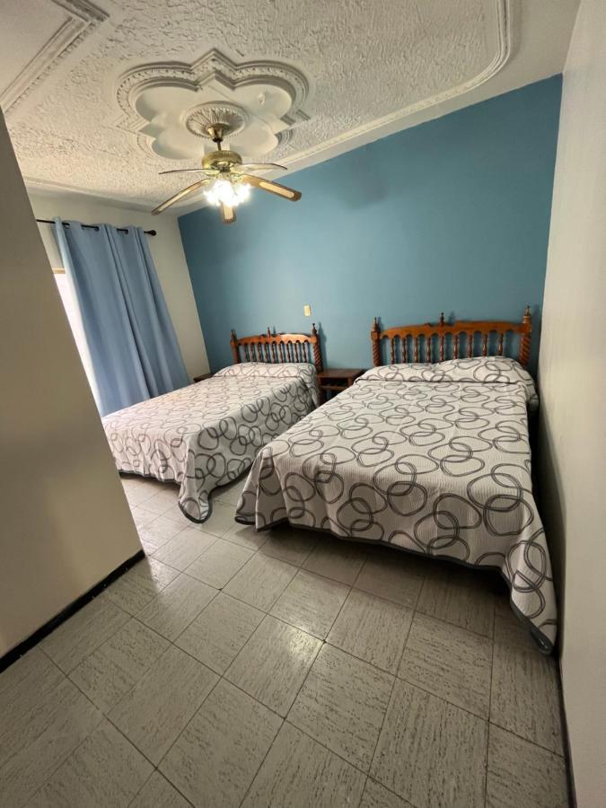Hotel Paris 圣胡安－德洛斯拉戈斯 外观 照片