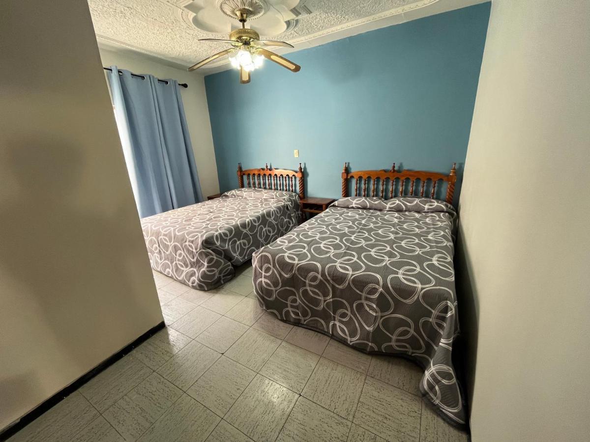 Hotel Paris 圣胡安－德洛斯拉戈斯 外观 照片